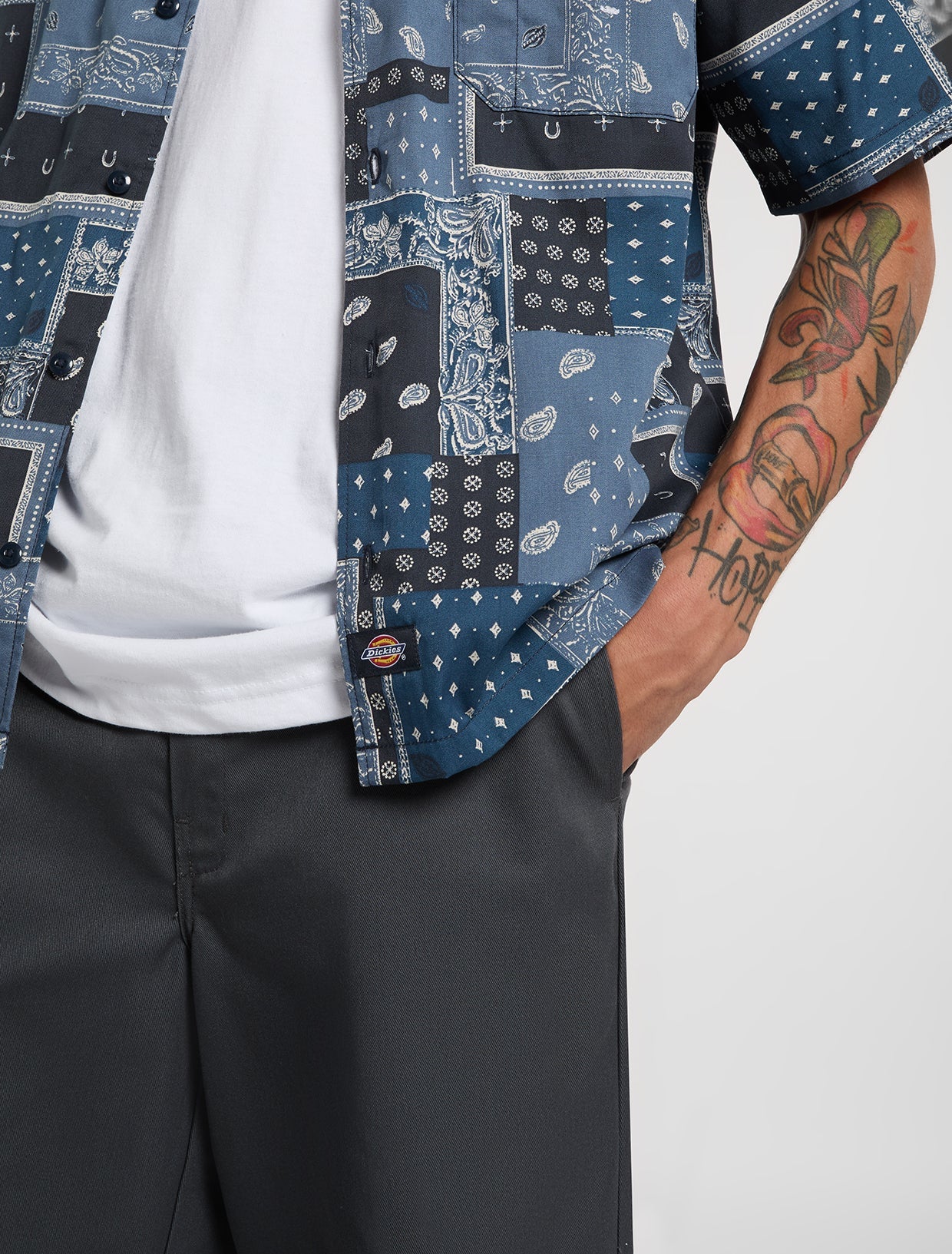 Dickies Men's Glandorf Short Sleeve Shirt Dynamic Blue DK0A889T0DN - Image 4