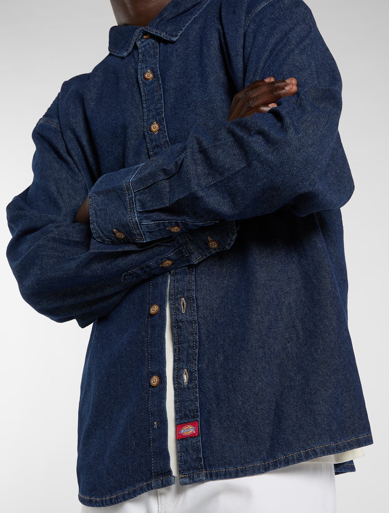 Dickies Men's Lightweight Long Sleeve Denim Shirt Dark Indigo DK0A88GYODD1 - Image 4