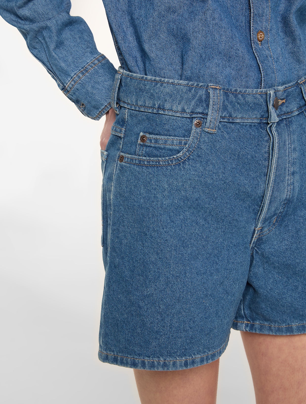 Dickies Women's 984 5-Inch High Waist Denim Shorts Classic Blue DK0A88QVCLB1 - Image 4