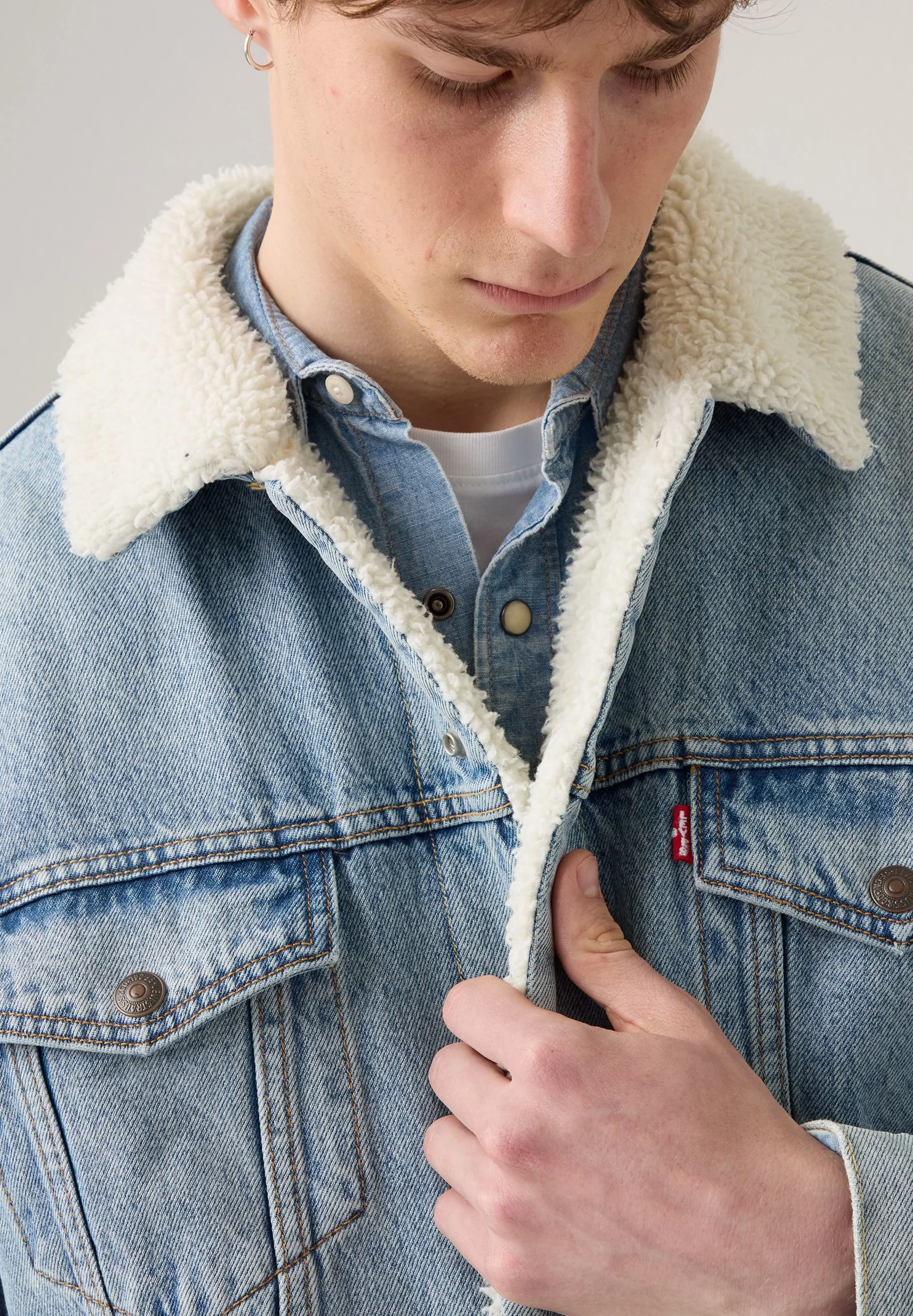 Levi's Men's Original Trucker Jacket Blue Sherpa A57840026 - Image 3