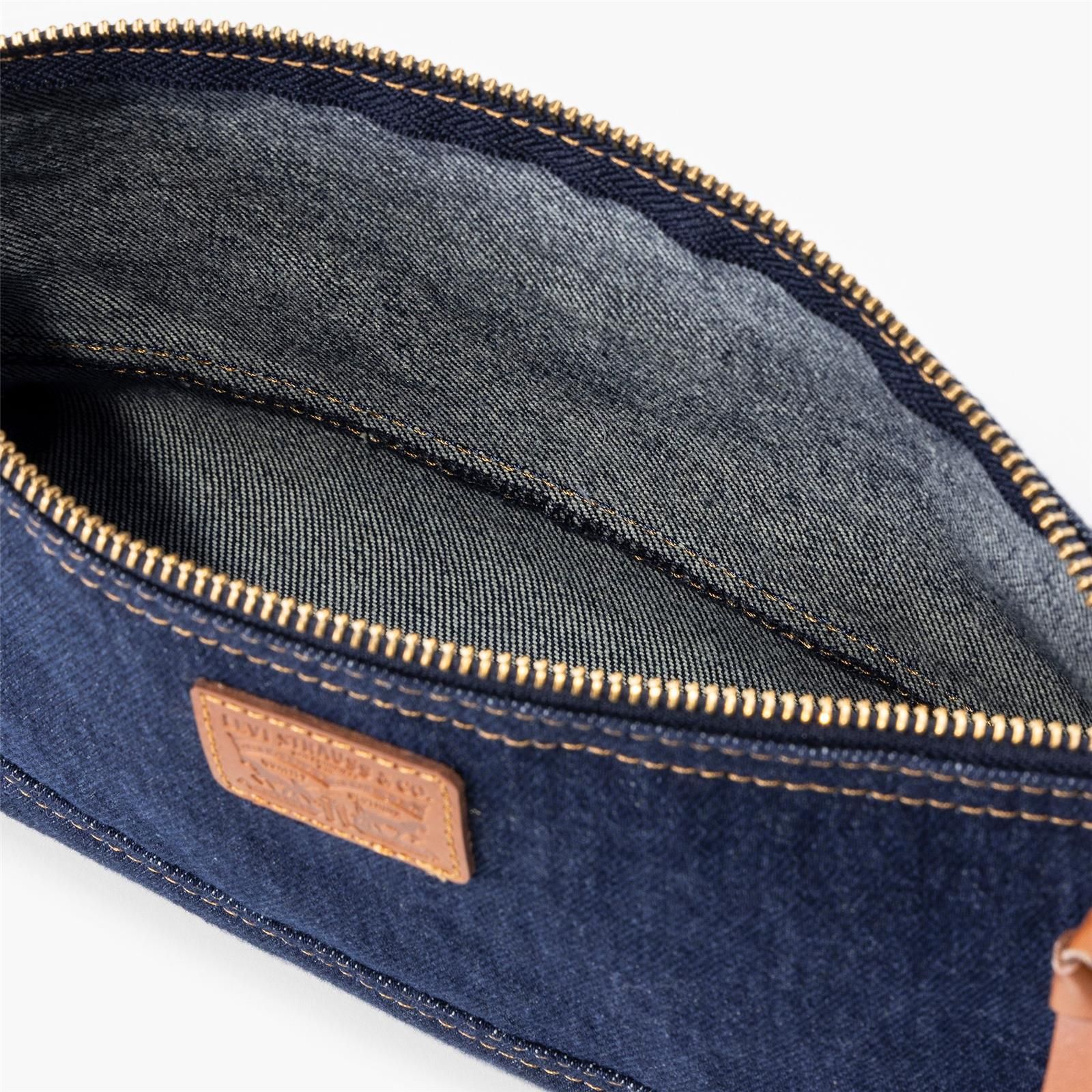 Levi's Unisex Denim Pouch Dark Wash 0020A0000 - Image 4
