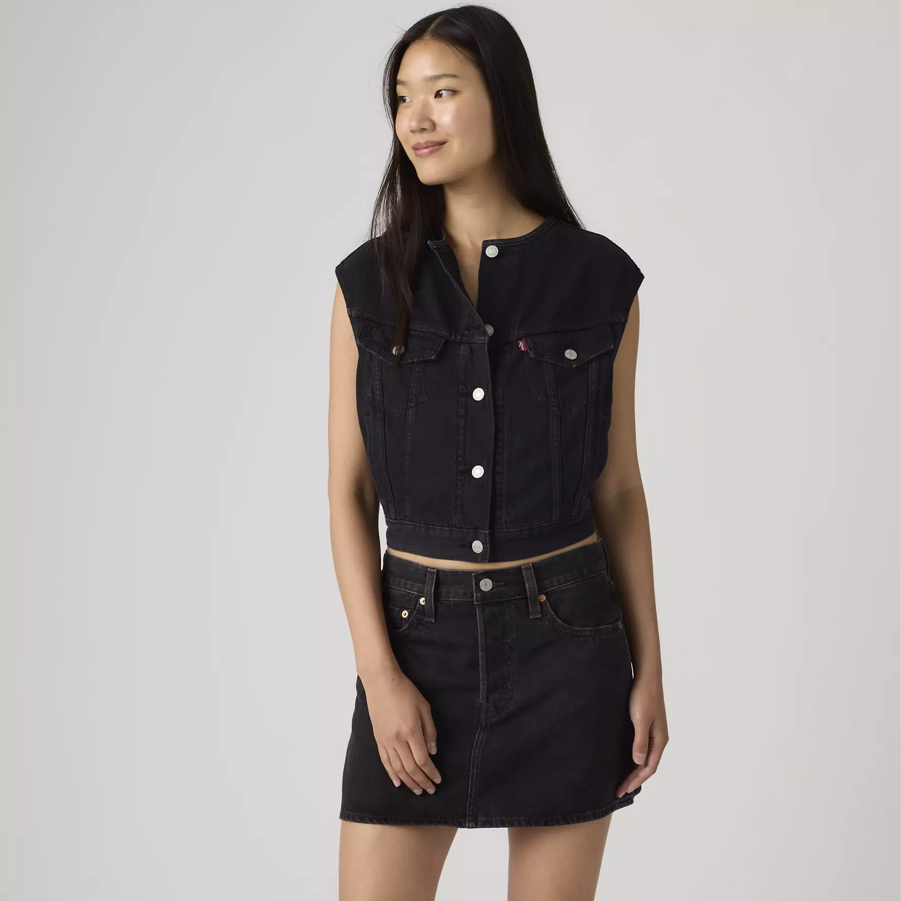 Levi's Women's '90s Shrunken Collarless Vest Stone Black 005NP0003 - Image 2