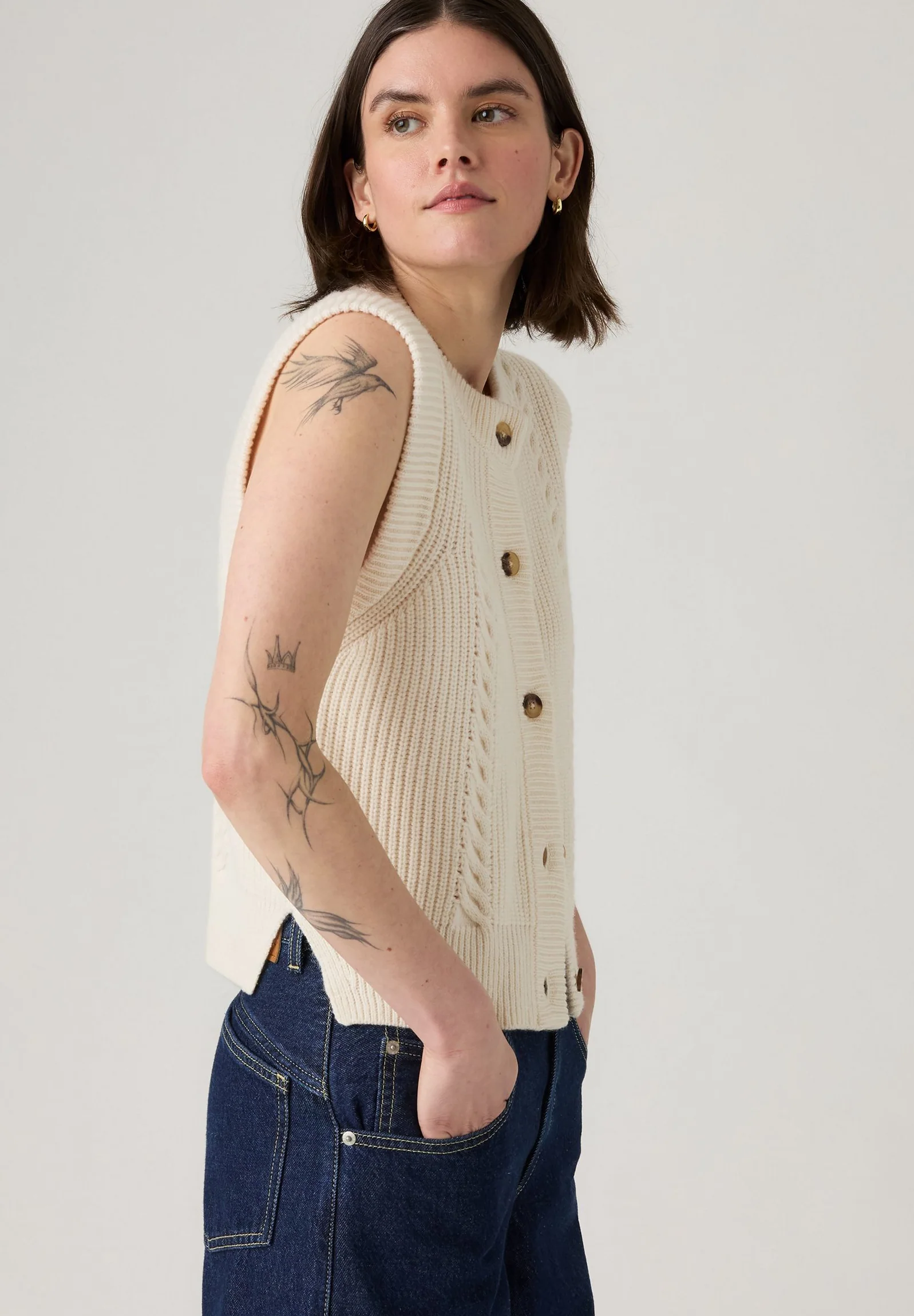 Levi's Women's Ines Cable Sweater Vest Beige 0038D0000 - Image 3