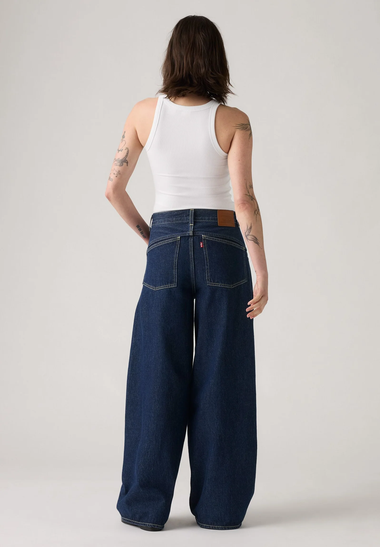 Levi's Womens' Super Baggy Barrel Jeans Shaded View 003NF0001 - Image 2