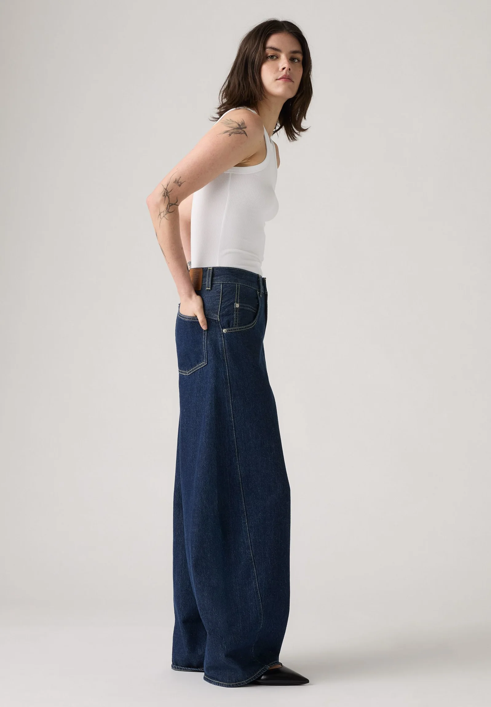 Levi's Womens' Super Baggy Barrel Jeans Shaded View 003NF0001 - Image 5