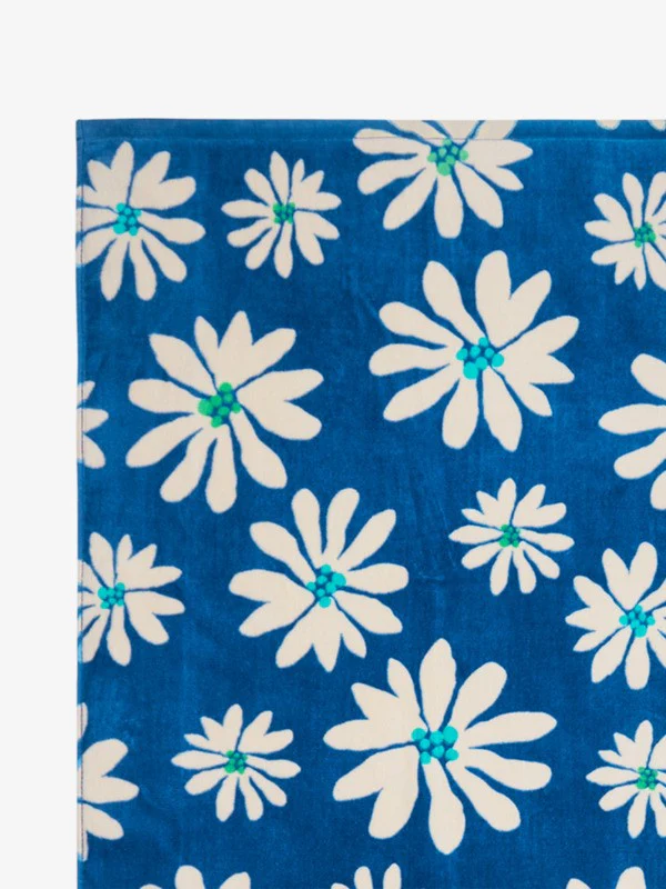 Roxy Women's Cold Water Printed Beach Towel 160-90cm Coconut Milk Flower Soul ERJAA04360-XBBK - Image 2
