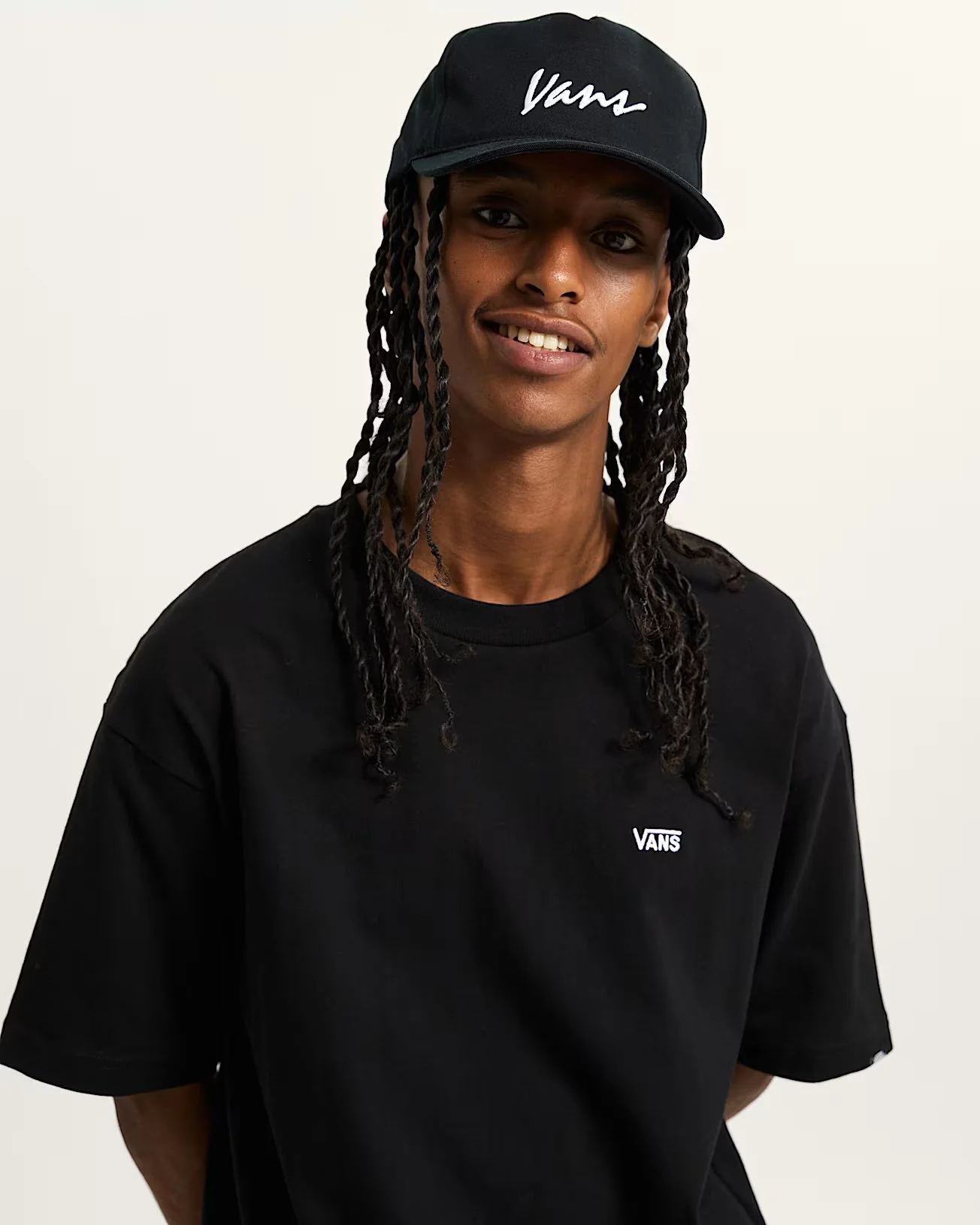 Vans Unisex Left Chest II Logo T-Shirt Black VN000P1PBLK - Image 6
